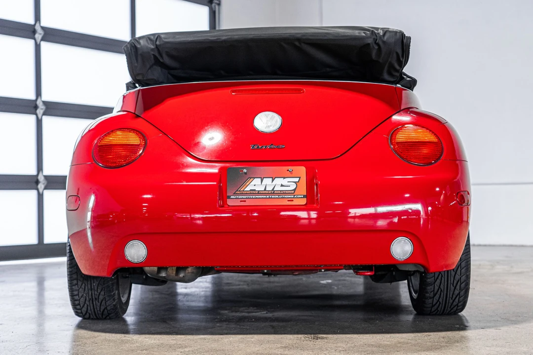 2005 Volkswagen New Beetle - Image 11 of 31