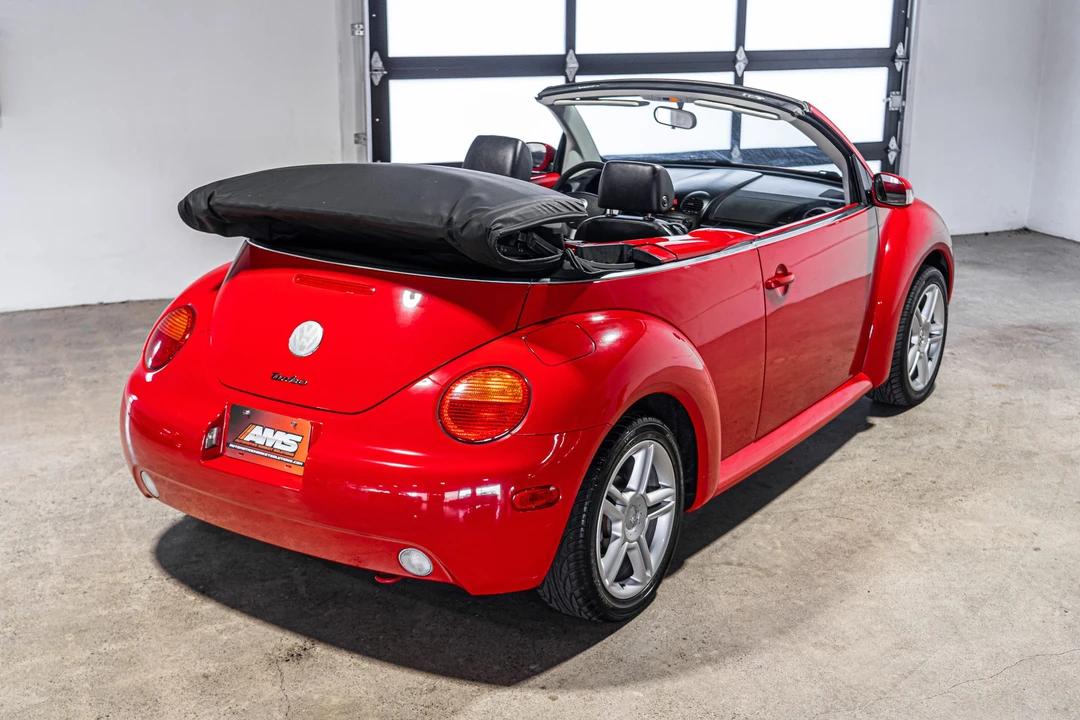 2005 Volkswagen New Beetle - Image 14 of 31