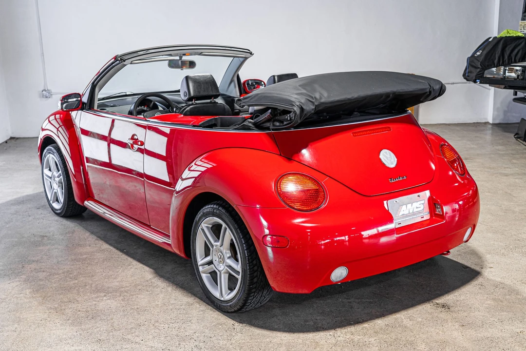 2005 Volkswagen New Beetle - Image 10 of 31