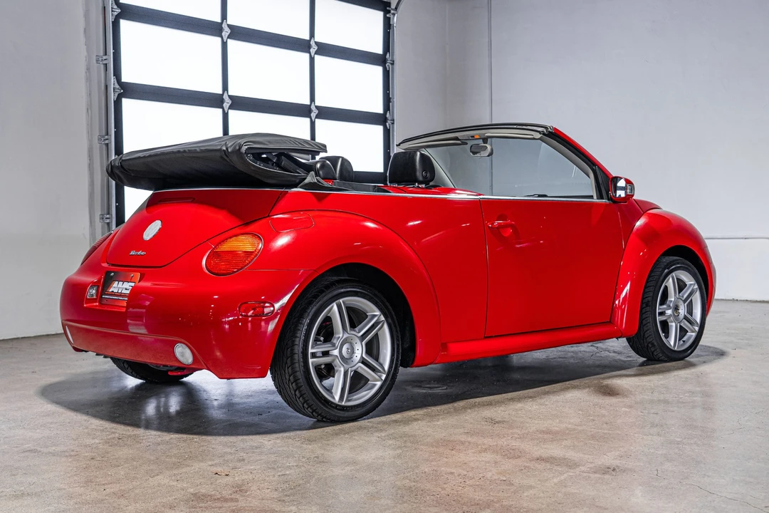 2005 Volkswagen New Beetle - Image 16 of 31