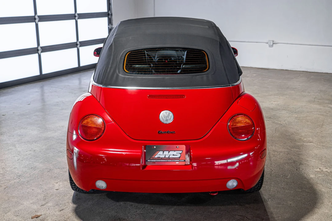 2005 Volkswagen New Beetle - Image 13 of 31