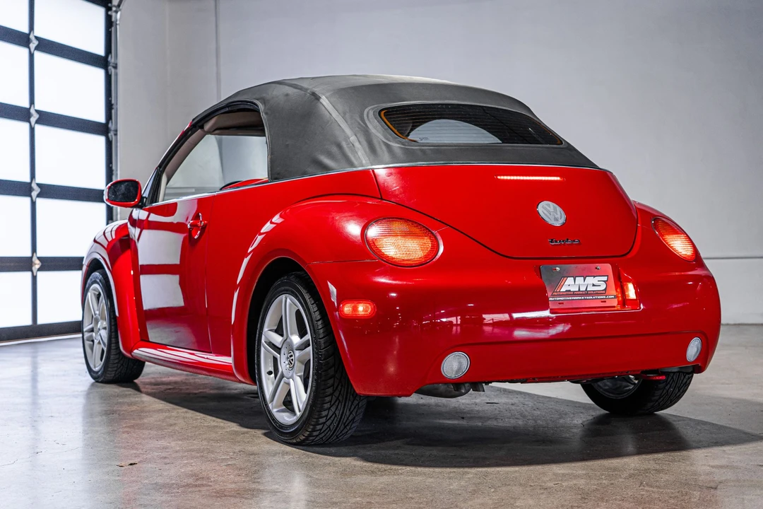 2005 Volkswagen New Beetle - Image 9 of 31