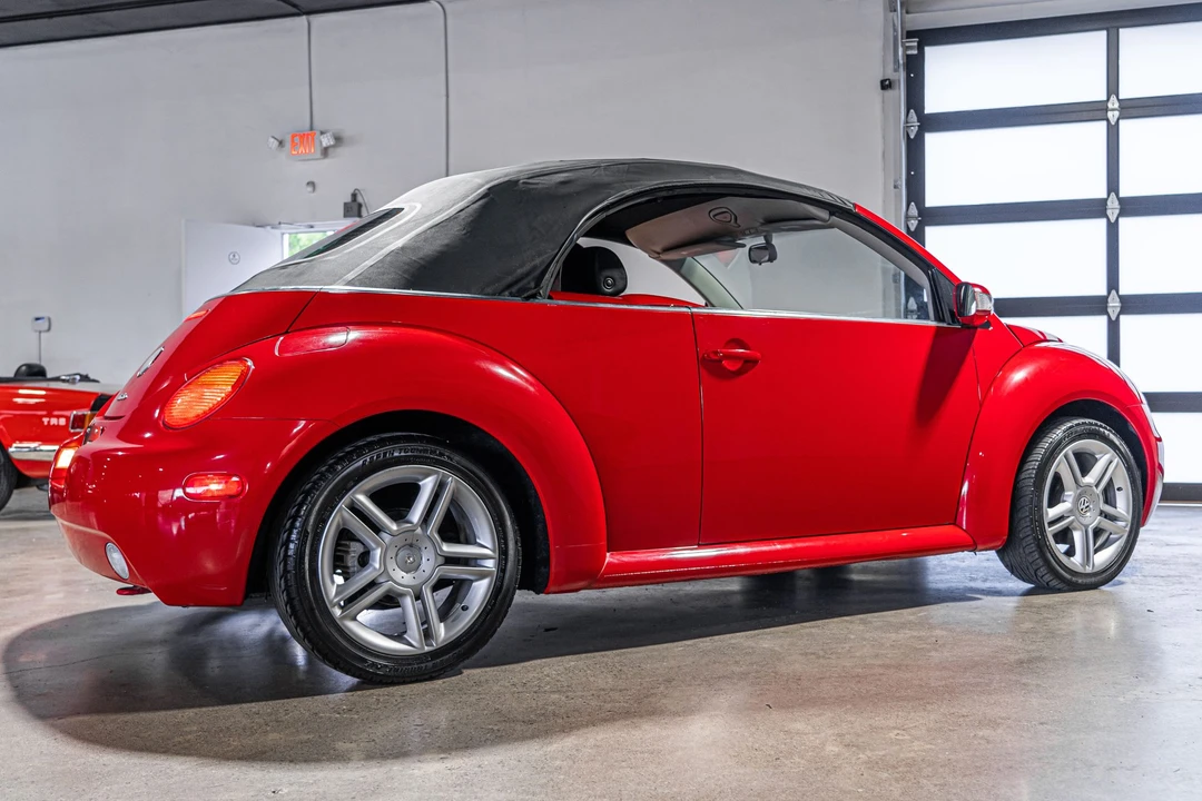 2005 Volkswagen New Beetle - Image 17 of 31