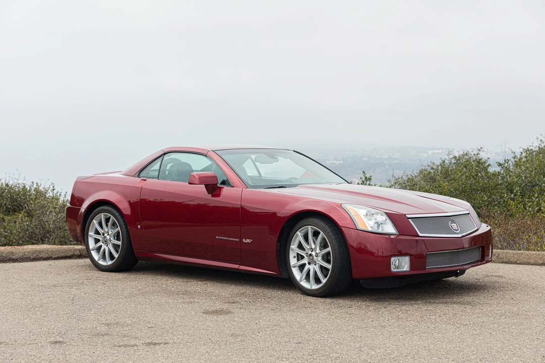 2006 Cadillac XLR-V - Image 2 of 31