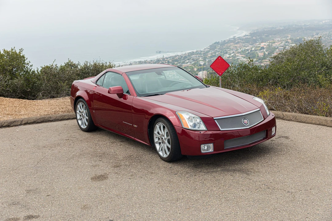 2006 Cadillac XLR-V - Image 7 of 31