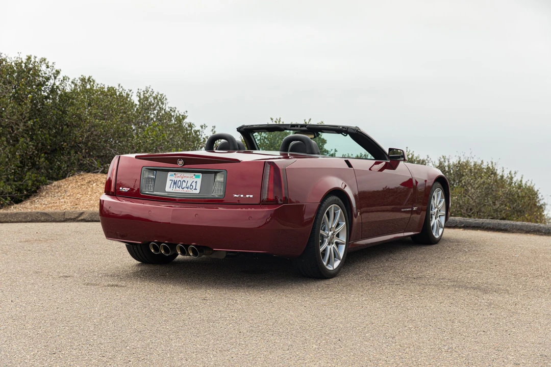 2006 Cadillac XLR-V - Image 28 of 31