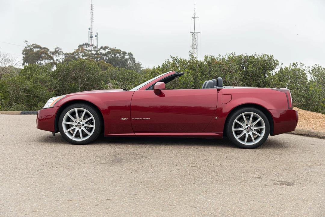 2006 Cadillac XLR-V - Image 19 of 31
