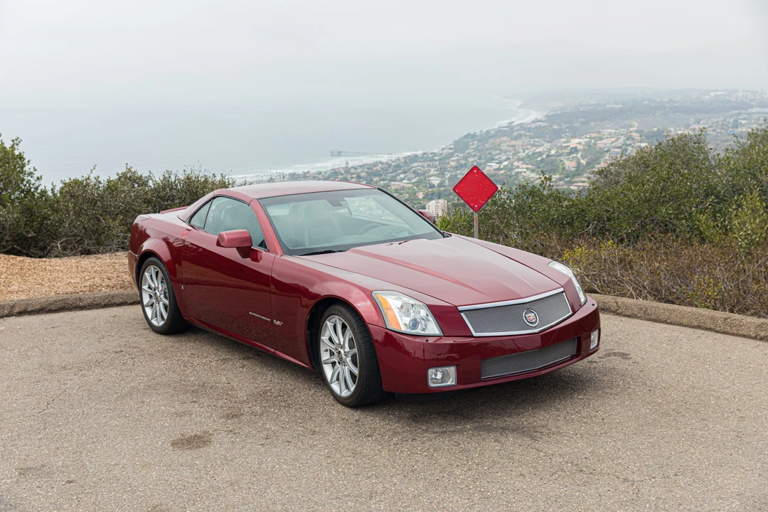 2006 Cadillac XLR-V - Image 8 of 31