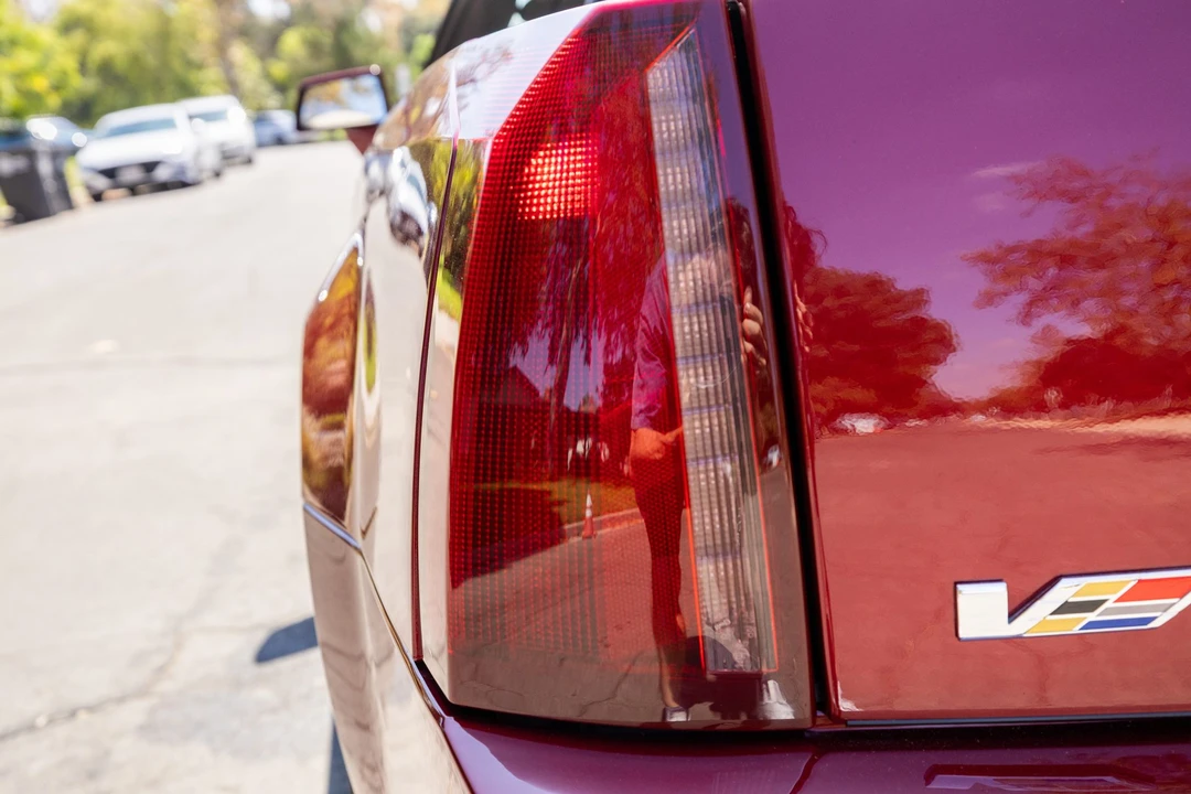 2006 Cadillac XLR-V - Image 24 of 31