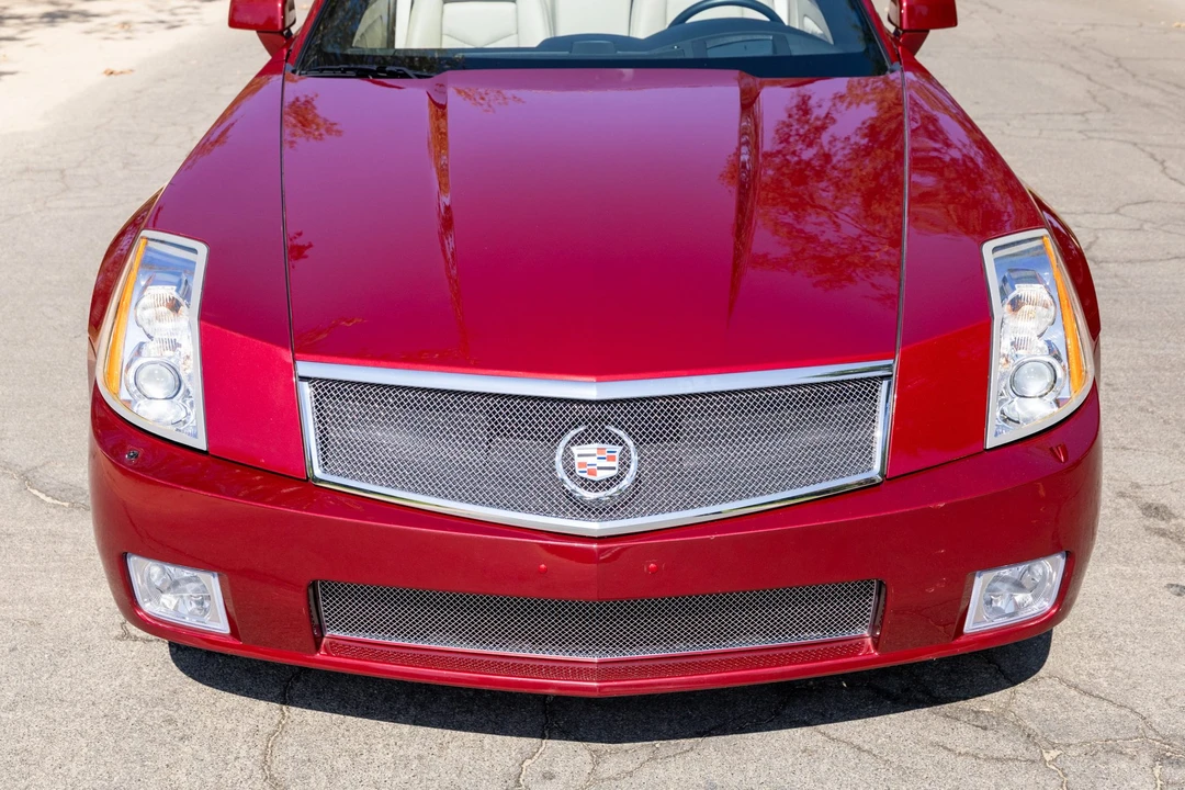2006 Cadillac XLR-V - Image 18 of 31