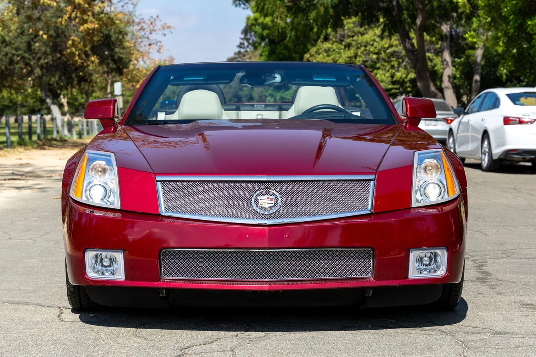 2006 Cadillac XLR-V - Image 8 of 31