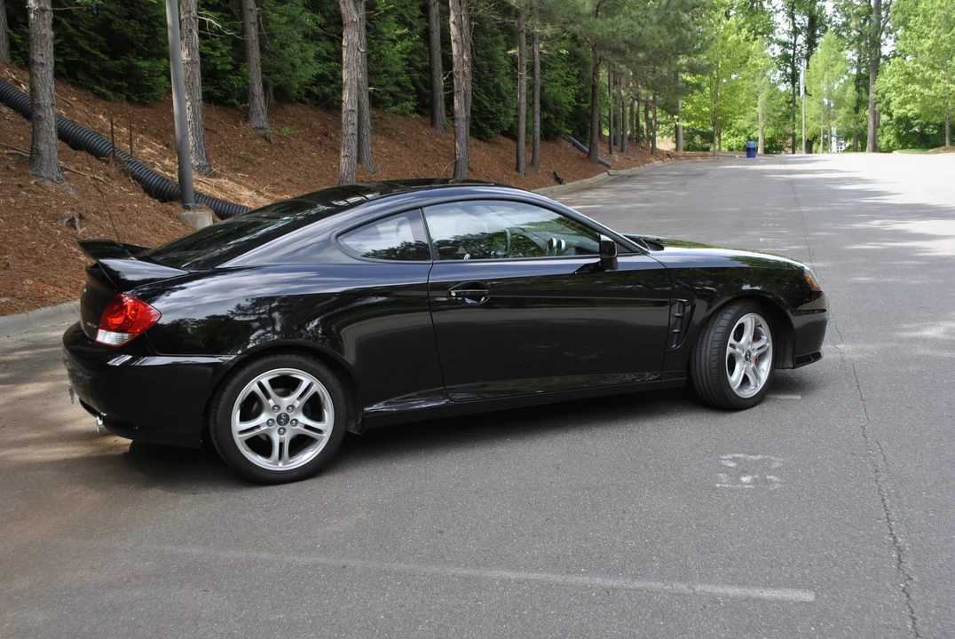 2006 Hyundai Tiburon - Image 10 of 31