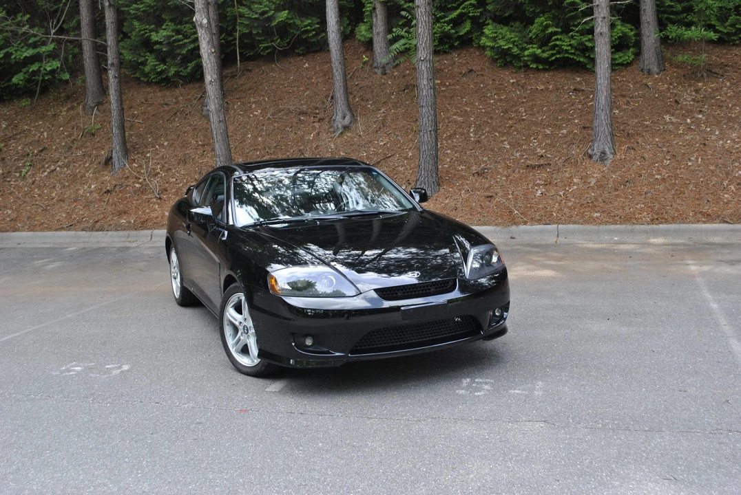 2006 Hyundai Tiburon - Image 2 of 31