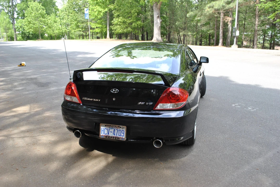 2006 Hyundai Tiburon - Image 14 of 31
