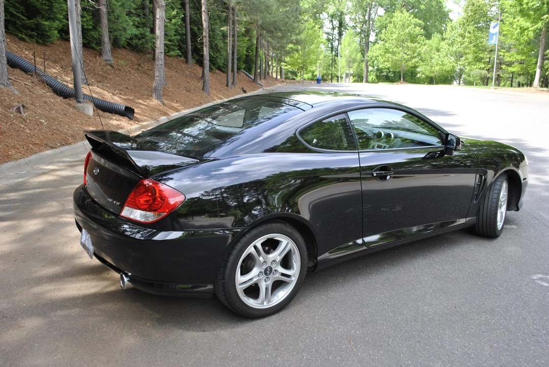 2006 Hyundai Tiburon - Image 12 of 31