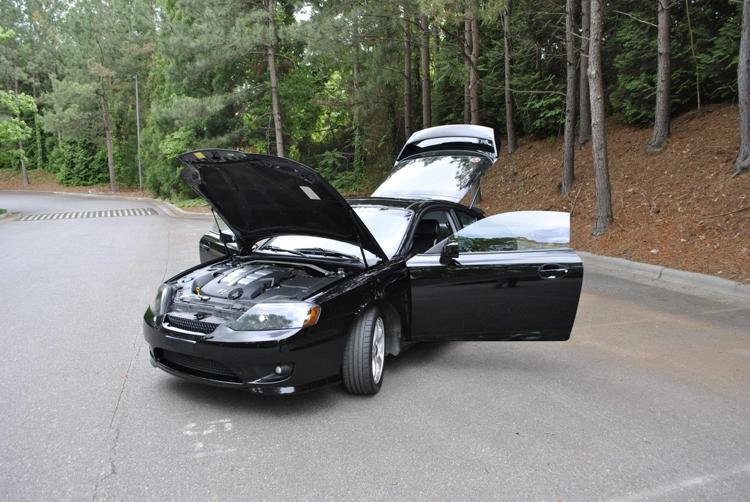 2006 Hyundai Tiburon - Image 30 of 31