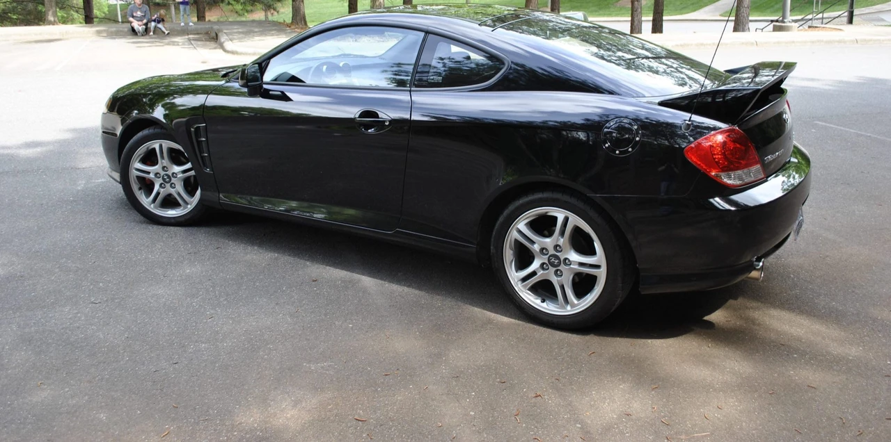 2006 Hyundai Tiburon - Image 18 of 31