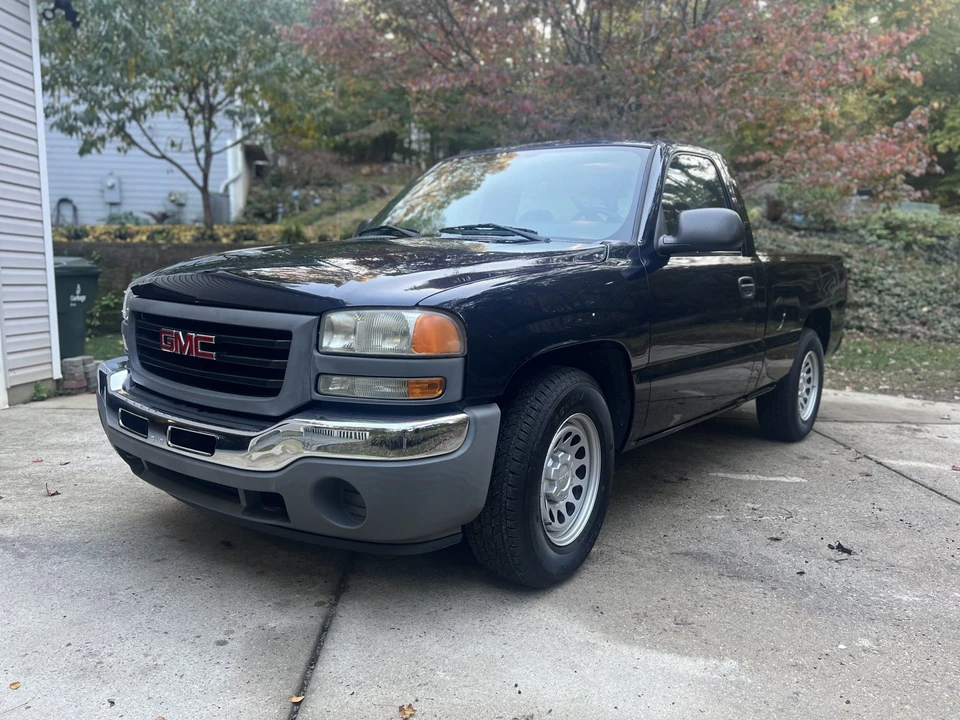 2007 GMC Sierra 2nd Gen - Image 3 of 31