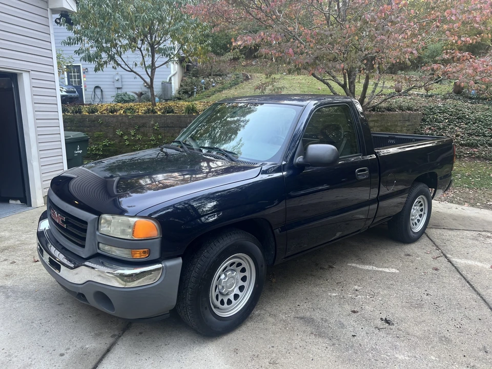 2007 GMC Sierra 2nd Gen - Image 2 of 31