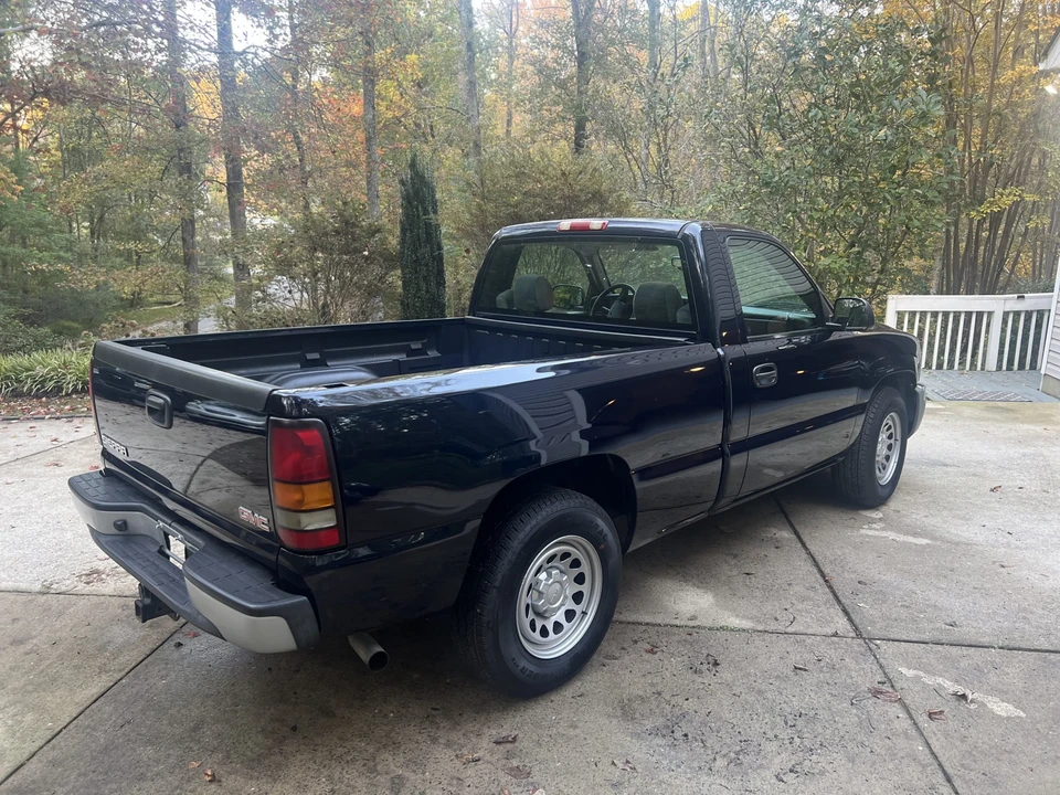 2007 GMC Sierra 2nd Gen - Image 10 of 31