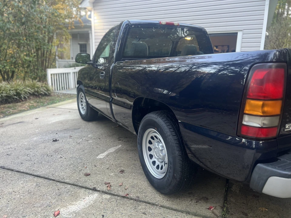 2007 GMC Sierra 2nd Gen - Image 21 of 31