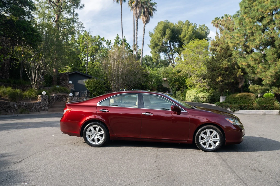 2007 Lexus ES 5th Gen - Image 8 of 31