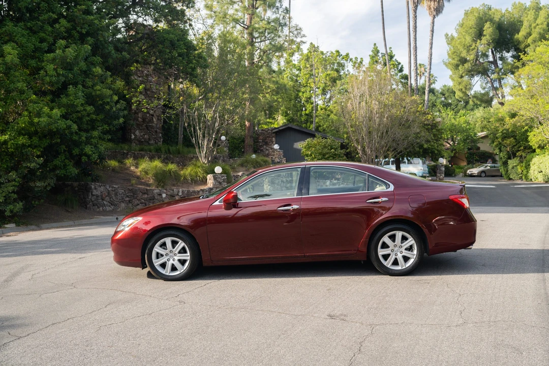 2007 Lexus ES 5th Gen - Image 4 of 31
