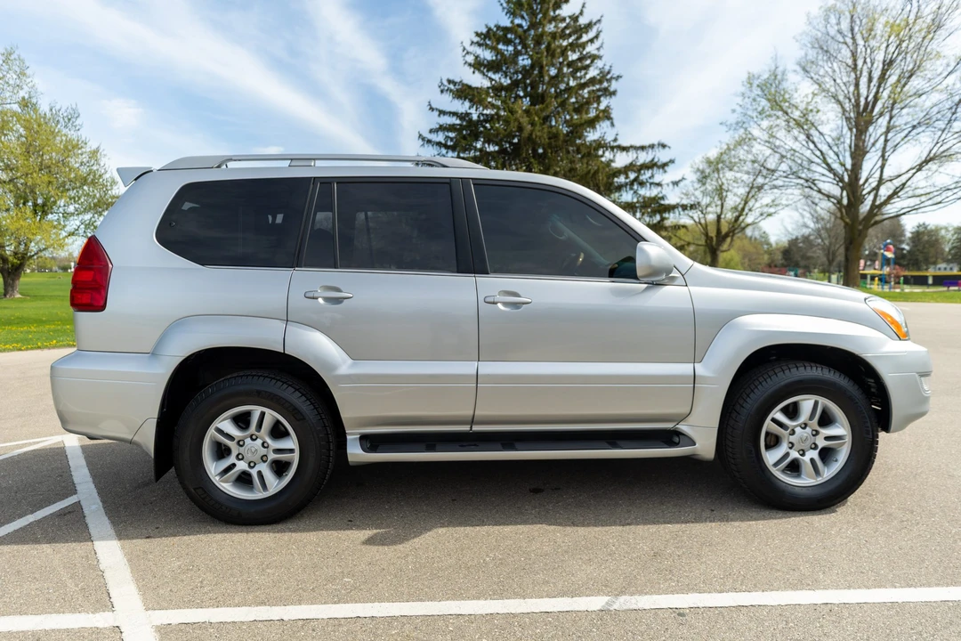 2007 Lexus GX 1st Gen - Image 4 of 31