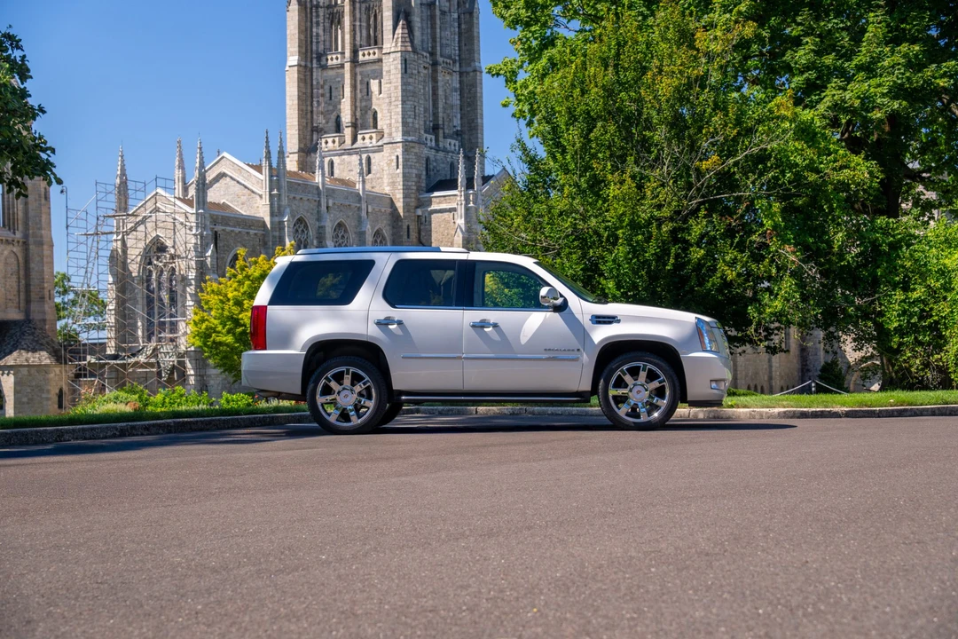 2008 Cadillac Escalade & EXT 3rd Gen - Image 9 of 31