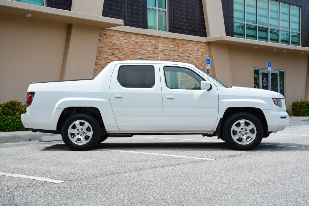 2008 Honda Ridgeline 1st Gen - Image 5 of 31