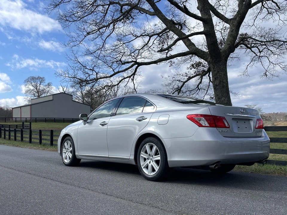 2008 Lexus ES 5th Gen - Image 10 of 31