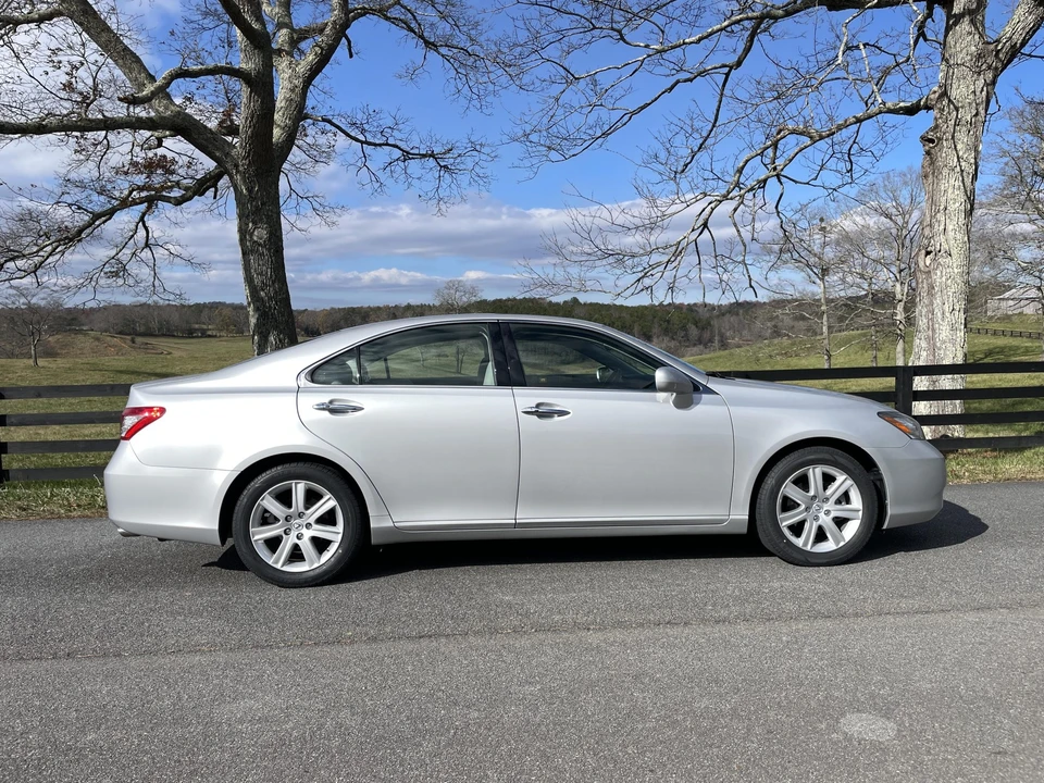 2008 Lexus ES 5th Gen - Image 19 of 31