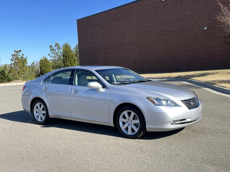 2008 Lexus ES 5th Gen - Image 23 of 31