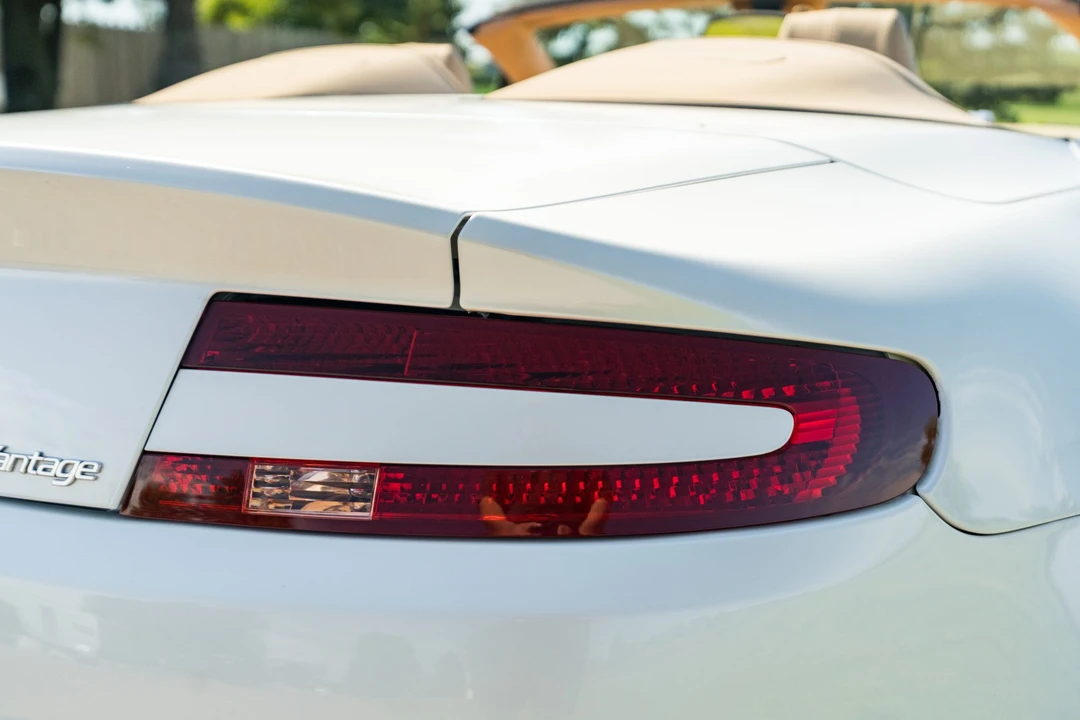 2009 Aston Martin V8 Vantage (2006-2017) - Image 24 of 31