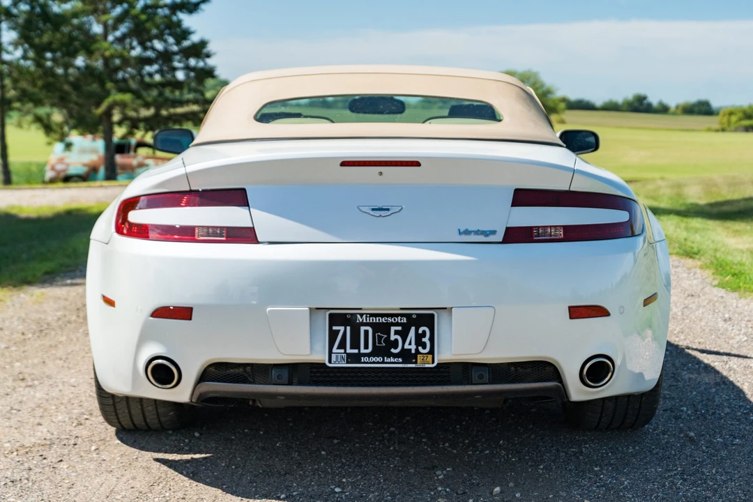 2009 Aston Martin V8 Vantage (2006-2017) - Image 13 of 31