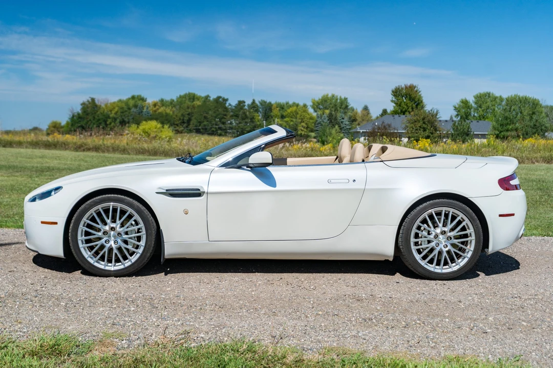 2009 Aston Martin V8 Vantage (2006-2017) - Image 8 of 31