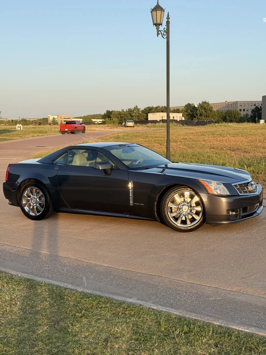 2009 Cadillac XLR - Image 20 of 31