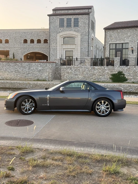 2009 Cadillac XLR - Image 7 of 31