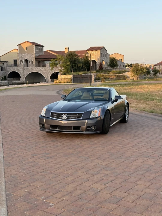2009 Cadillac XLR - Image 2 of 31