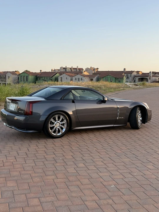 2009 Cadillac XLR - Image 17 of 31