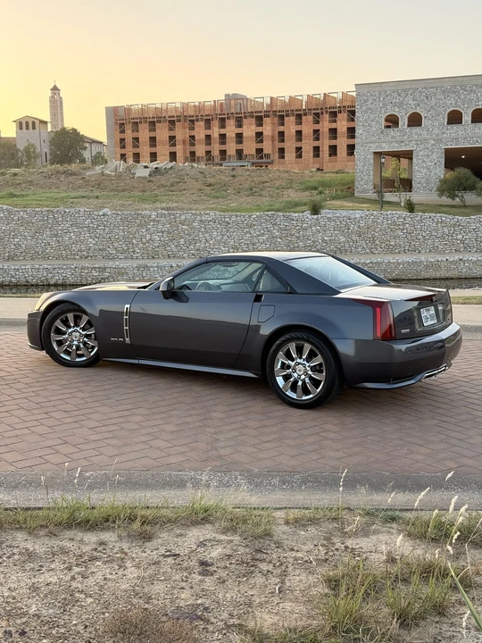 2009 Cadillac XLR - Image 10 of 31