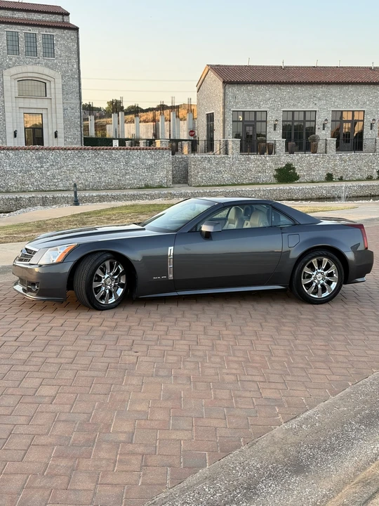 2009 Cadillac XLR - Image 6 of 31