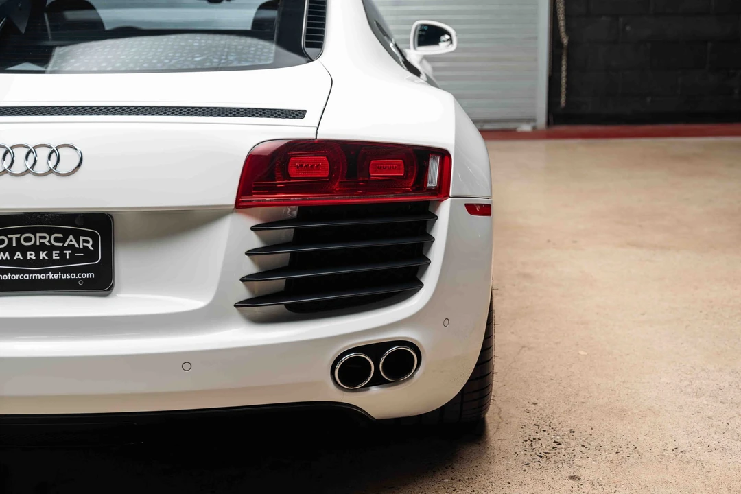 2010 Audi 42 R8 - Image 30 of 31
