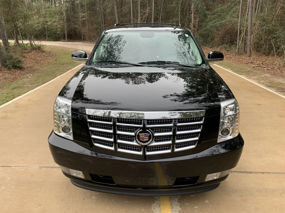 2010 Cadillac Escalade & EXT 3rd Gen - Image 7 of 31