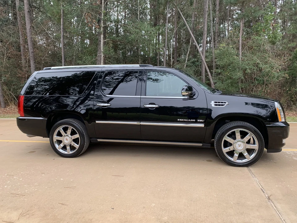 2010 Cadillac Escalade & EXT 3rd Gen - Image 9 of 31