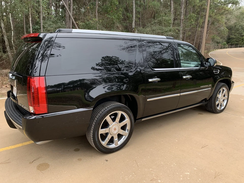 2010 Cadillac Escalade & EXT 3rd Gen - Image 10 of 31