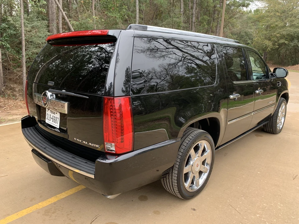 2010 Cadillac Escalade & EXT 3rd Gen - Image 11 of 31