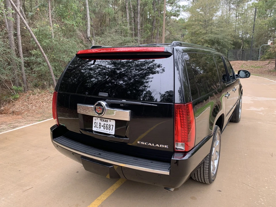 2010 Cadillac Escalade & EXT 3rd Gen - Image 12 of 31