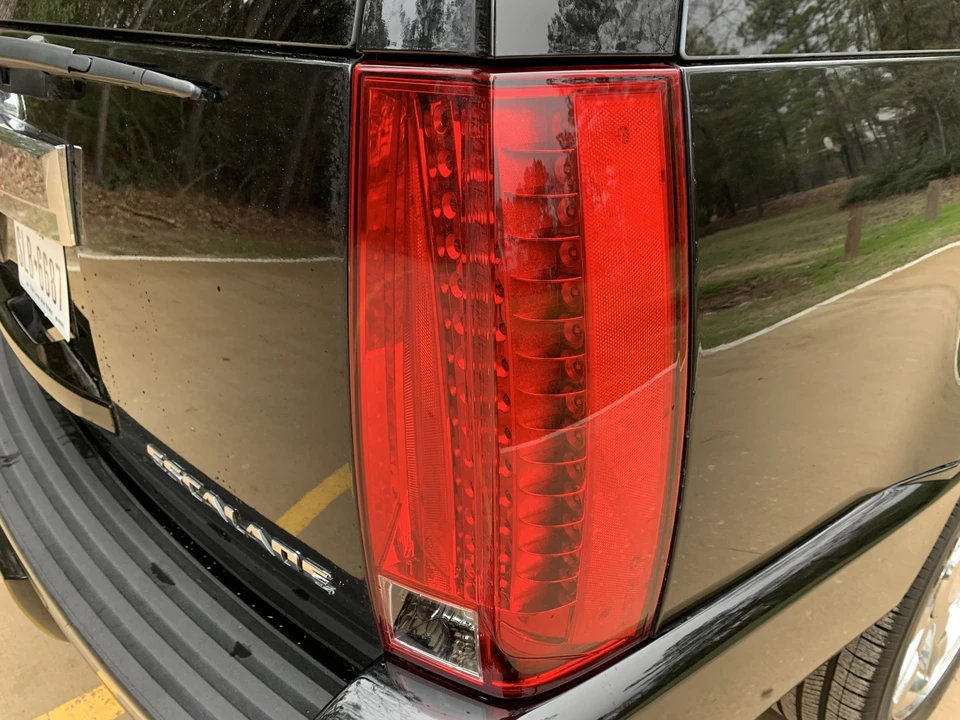 2010 Cadillac Escalade & EXT 3rd Gen - Image 26 of 31
