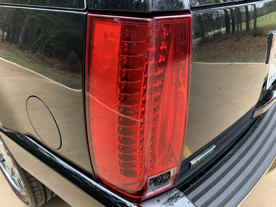 2010 Cadillac Escalade & EXT 3rd Gen - Image 25 of 31